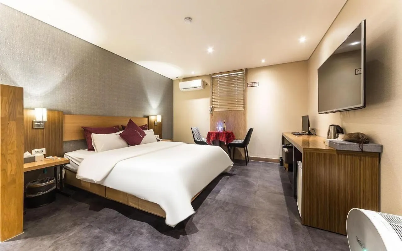 Soma Hotel Incheon 2*,